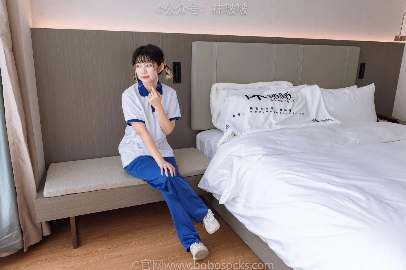 [BoBoSocks袜啵啵]NO.042 砂糖-校服、板鞋、白棉袜、油亮白丝 [139P]插图7